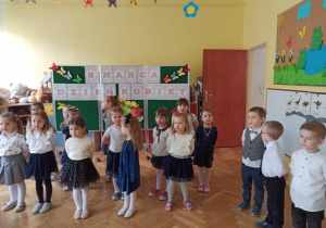 Bratki w trakcie występu